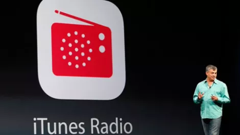 Eddy cue introduces itune 009