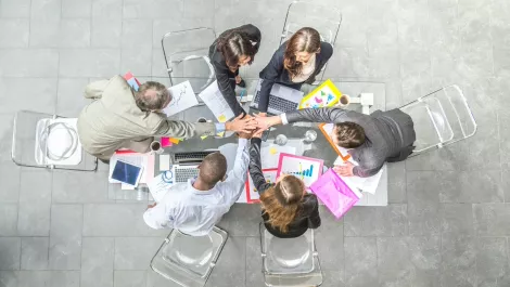 Sharp commits to aussie market with foxconn alliance