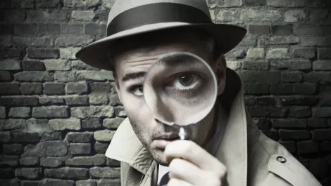 Detective magnifying glass