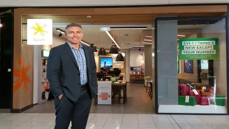 Spa1056 jason paris spark store background v13